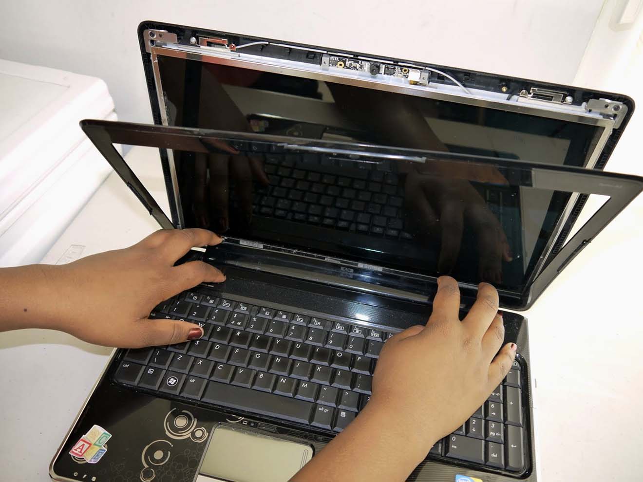 Замена экрана ноутбука HP в Балашихе